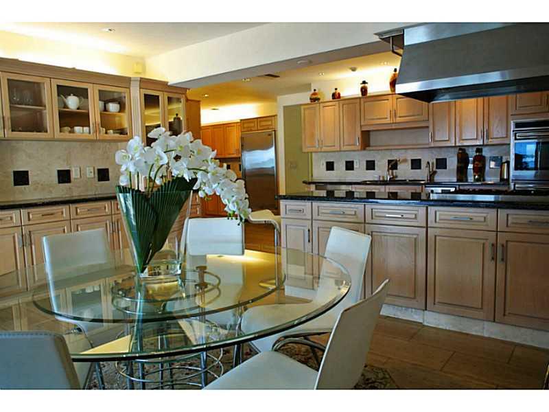 27-28 52 42 KEYSTONE ISLA - Residential