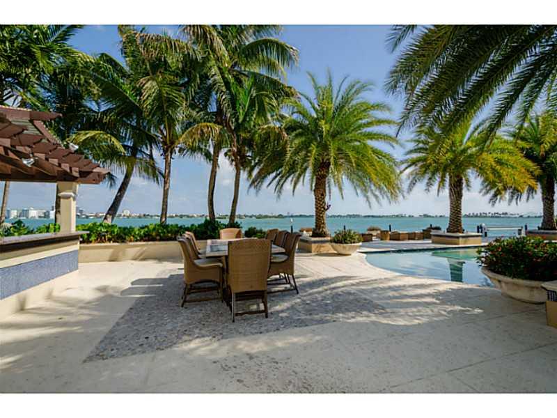 27-28 52 42 KEYSTONE ISLA - Residential