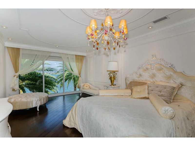 27-28 52 42 KEYSTONE ISLA - Residential