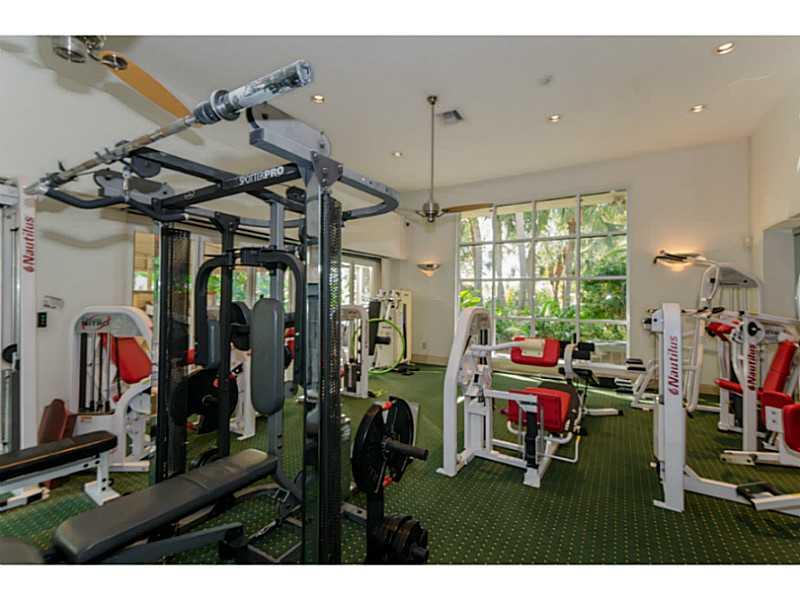 27-28 52 42 KEYSTONE ISLA - Residential