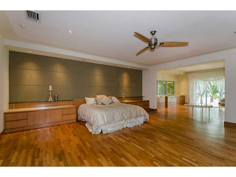 27-28 52 42 KEYSTONE ISLA - Residential