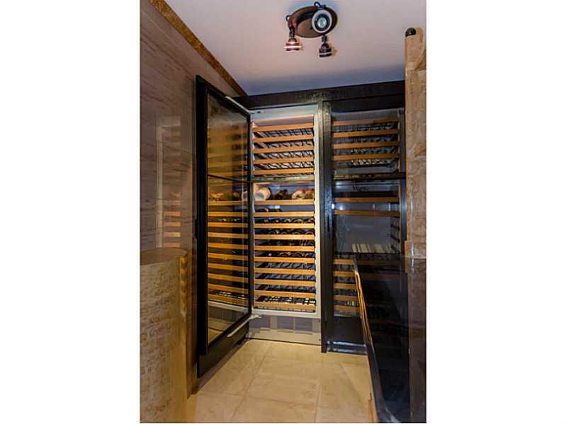 27-28 52 42 KEYSTONE ISLA - Residential