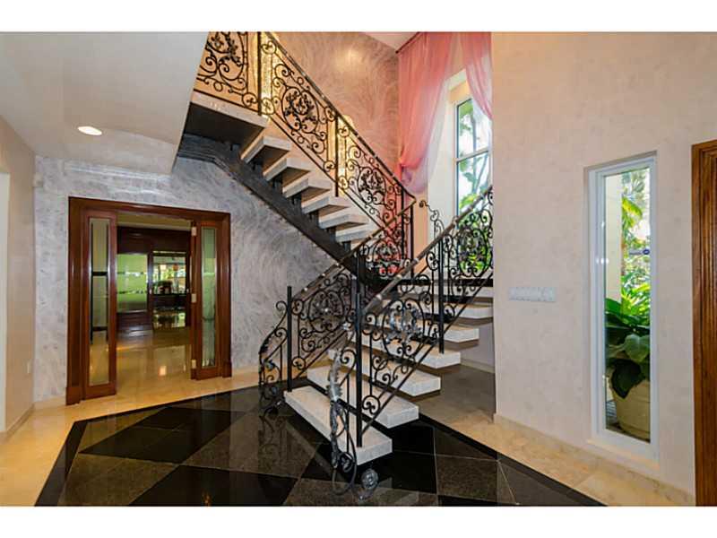 27-28 52 42 KEYSTONE ISLA - Residential