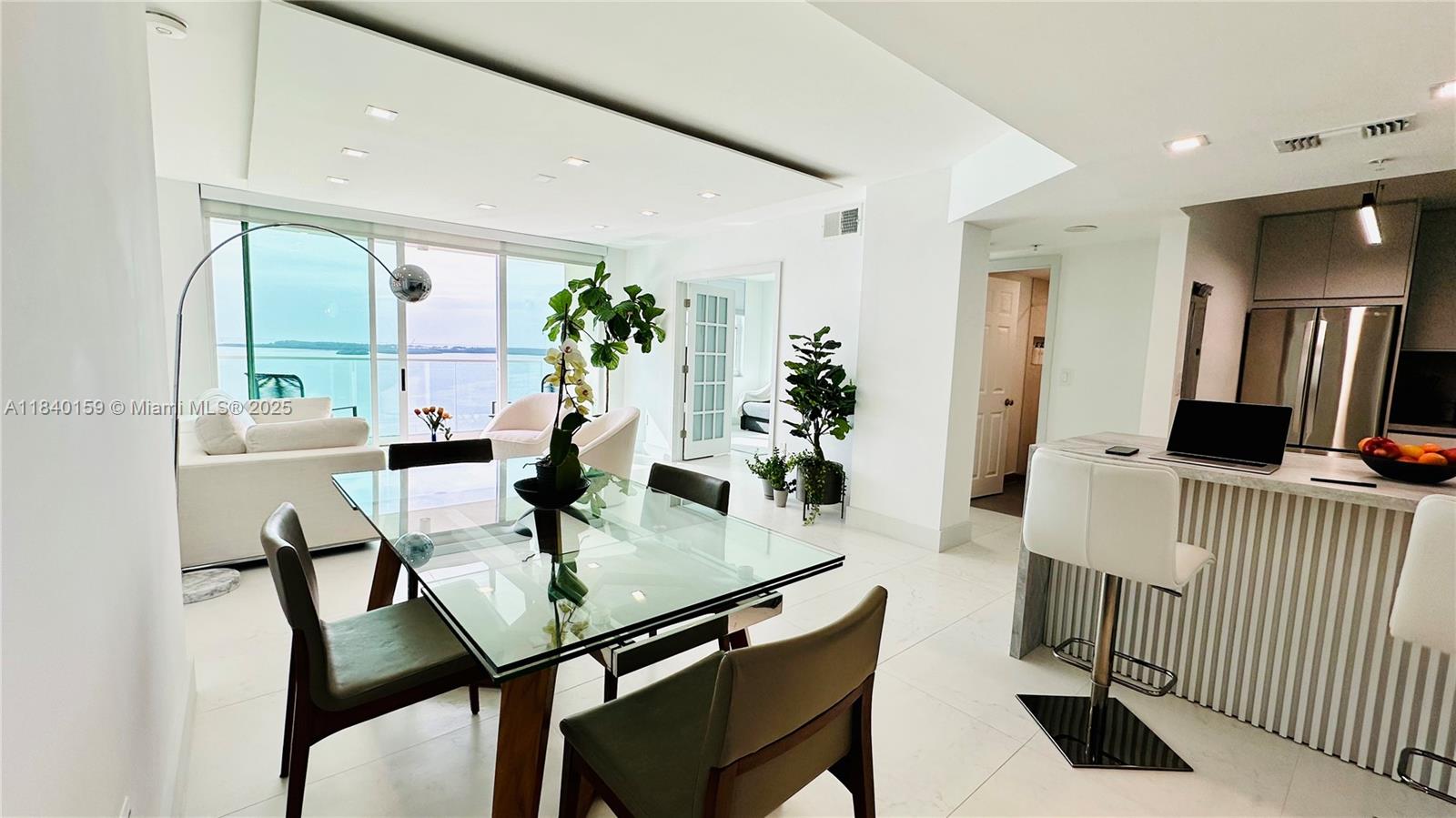 ST LOUIS CONDO - Residential Lease