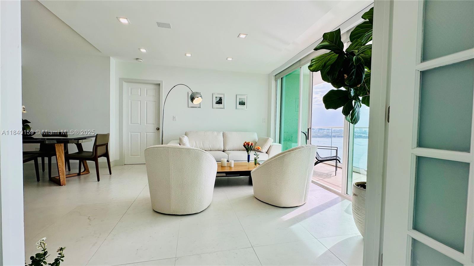 ST LOUIS CONDO - Residential Lease