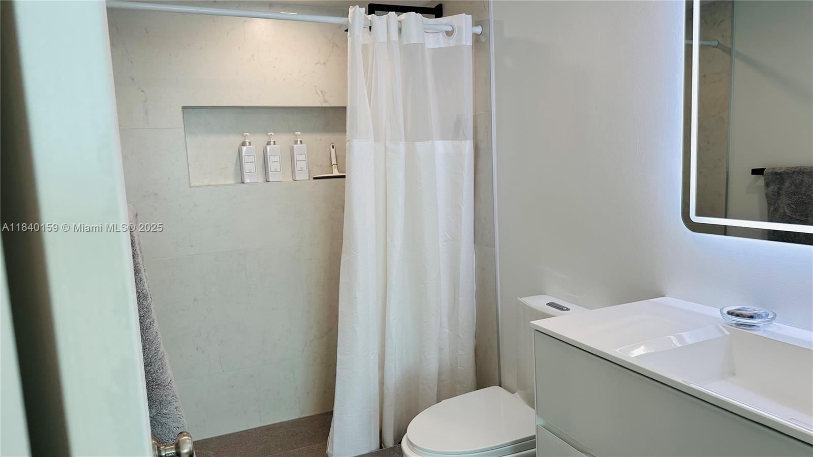 ST LOUIS CONDO - Residential Lease