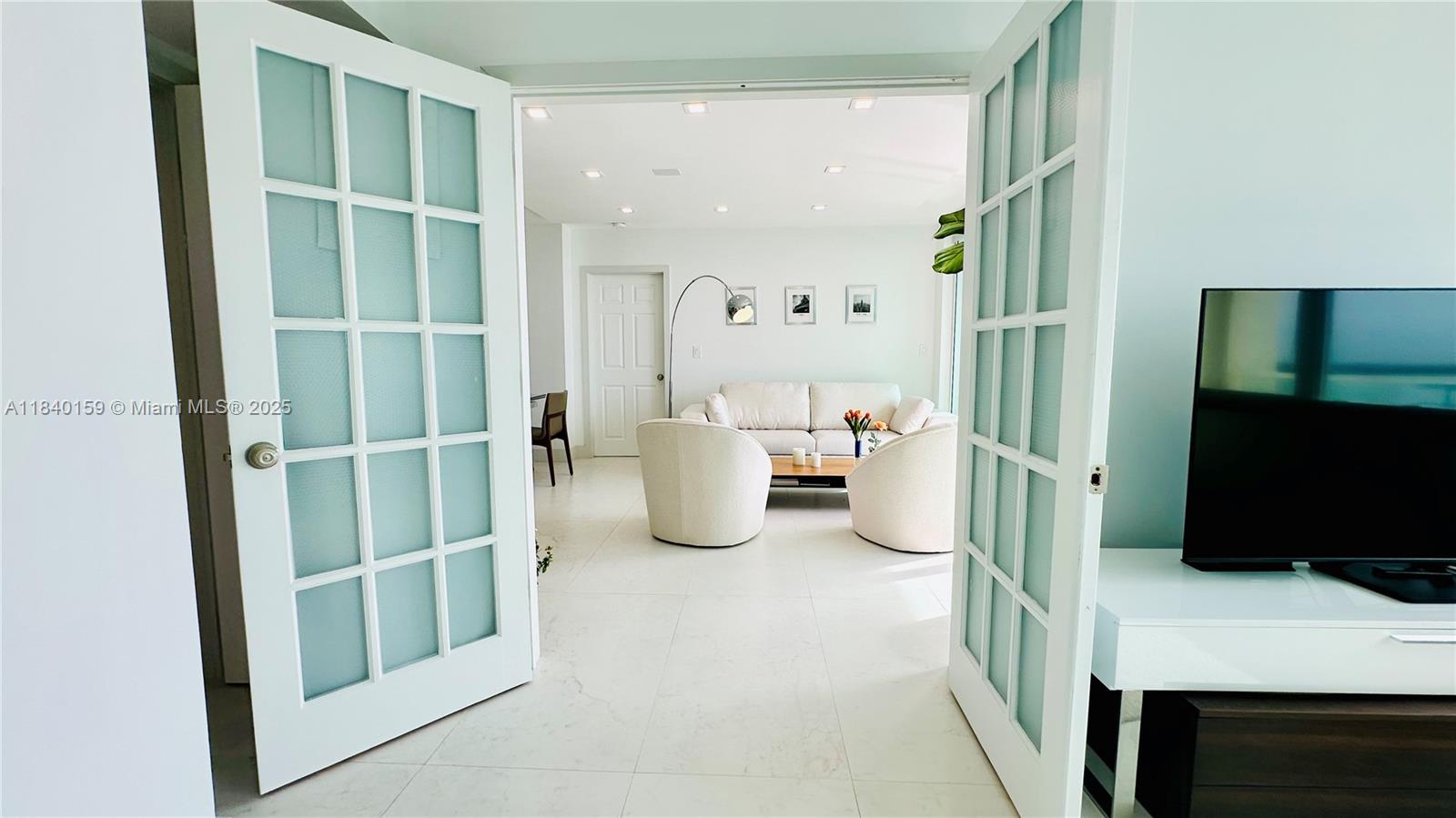 ST LOUIS CONDO - Residential Lease