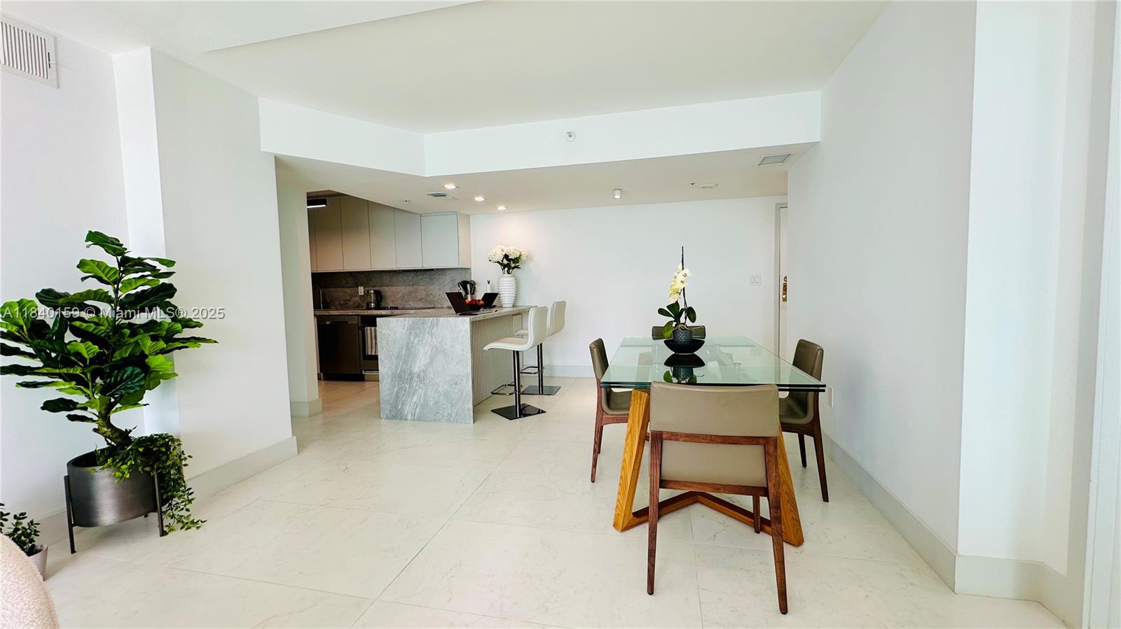 ST LOUIS CONDO - Residential Lease