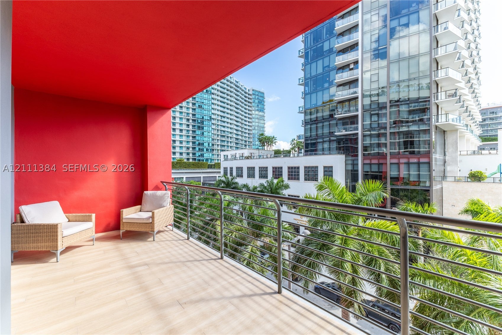 90 NE 32nd St 504