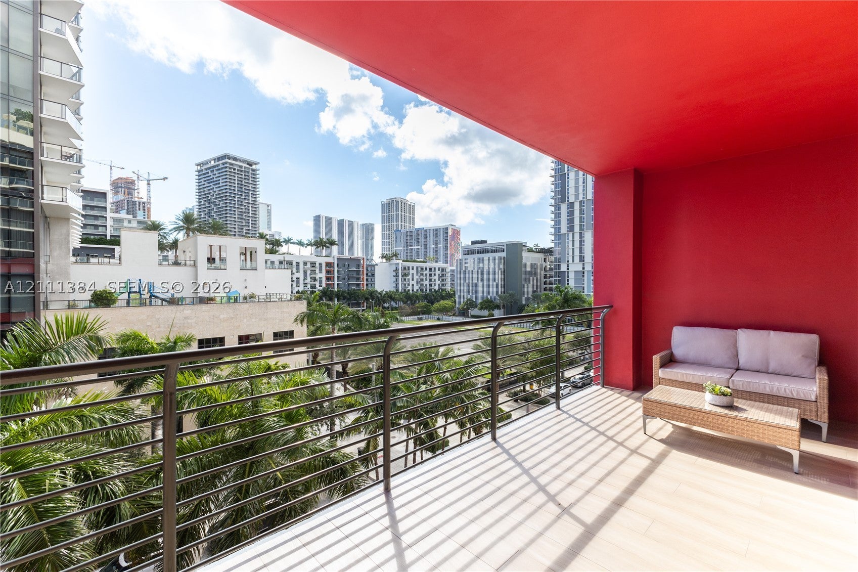 90 NE 32nd St 504