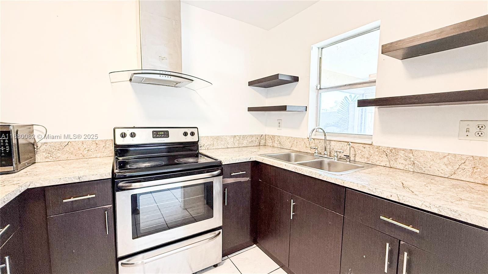 LOCH LOMOND SEC 3 - Residential Lease