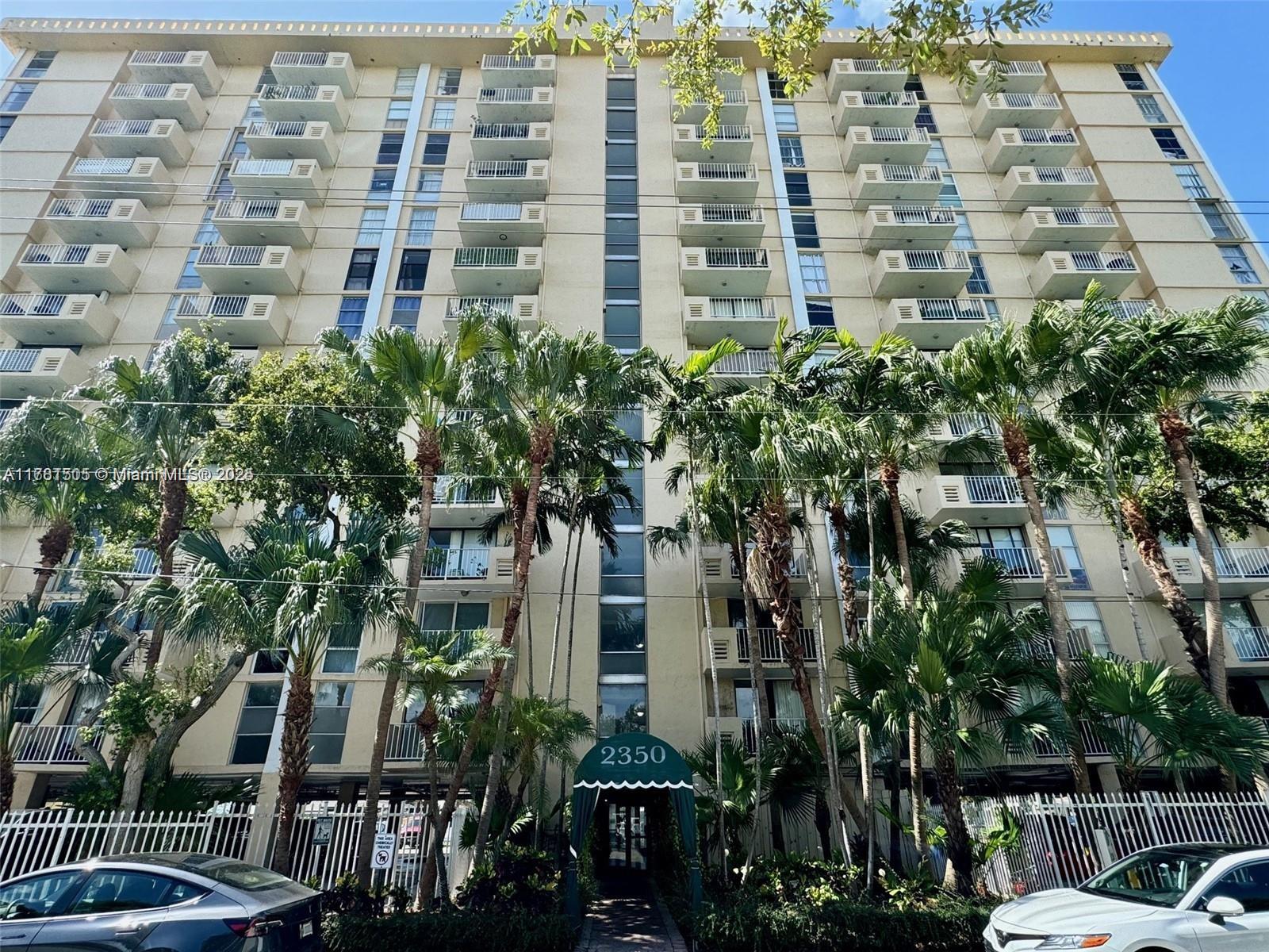 2350 Ne 135th St 912, North Miami, Miami-Dade County, Florida - 1 Bedrooms  
1 Bathrooms - 