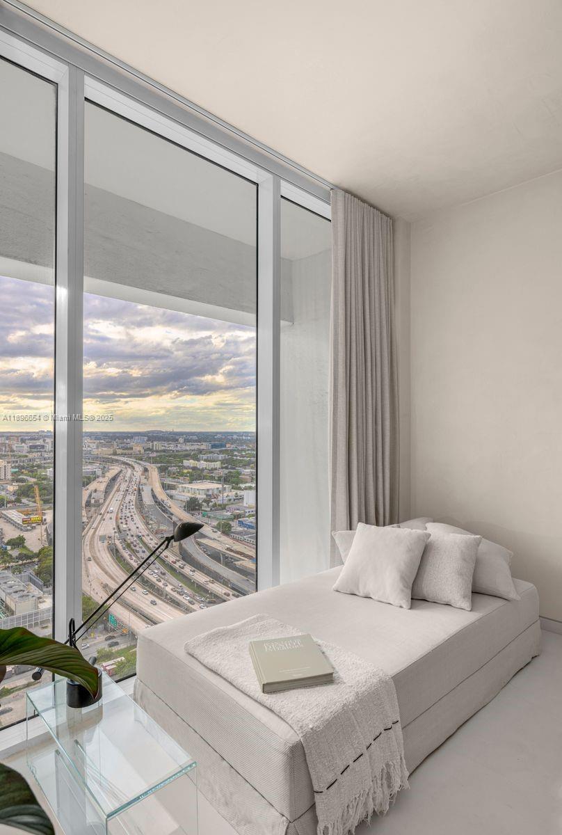 View photos, virtual tours, details... 1040 Biscayne Blvd 3007