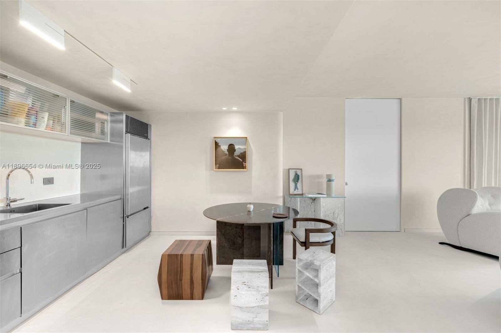 View photos, virtual tours, details... 1040 Biscayne Blvd 3007