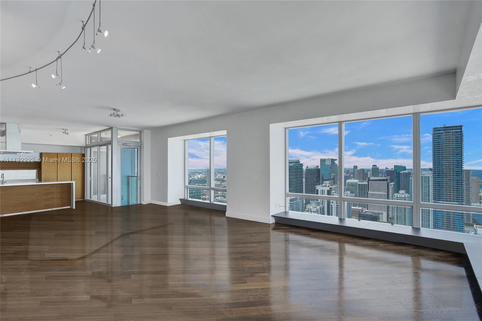 1425 Brickell Ave 62E