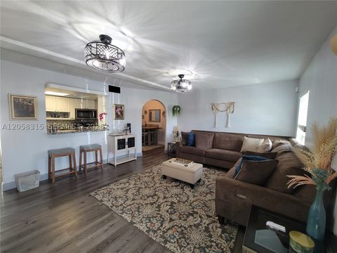 Tiny photo for 6605 NW 80th Ct, Tamarac, FL 33321 (MLS # A12058315)