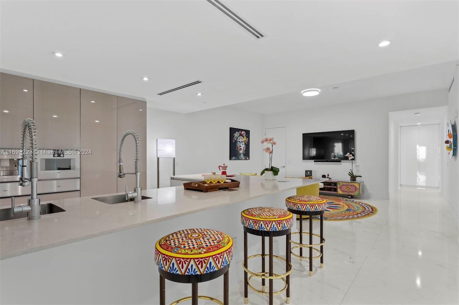 ALTOS DEL MAR NO. 5 - Residential