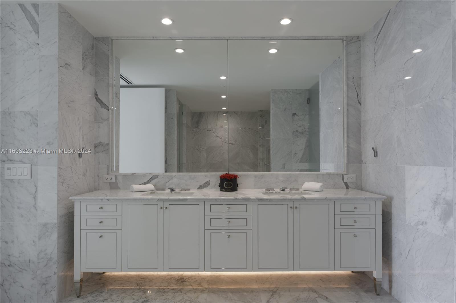 ALTOS DEL MAR NO. 5 - Residential