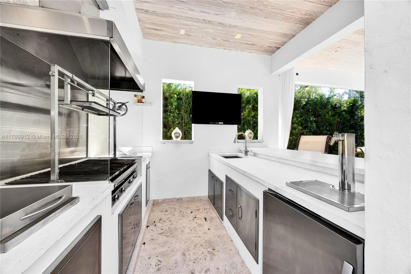 Coral Gables, Florida 33146, United States, 4 Bedrooms Bedrooms, ,4 BathroomsBathrooms,Residential,Active,86907