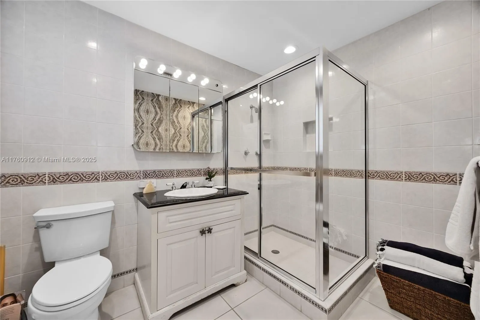 Coral Gables, Florida 33146, United States, 4 Bedrooms Bedrooms, ,4 BathroomsBathrooms,Residential,Active,86907