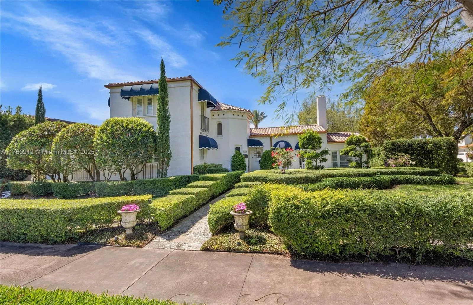 Coral Gables, Florida 33146, United States, 4 Bedrooms Bedrooms, ,4 BathroomsBathrooms,Residential,Active,86907