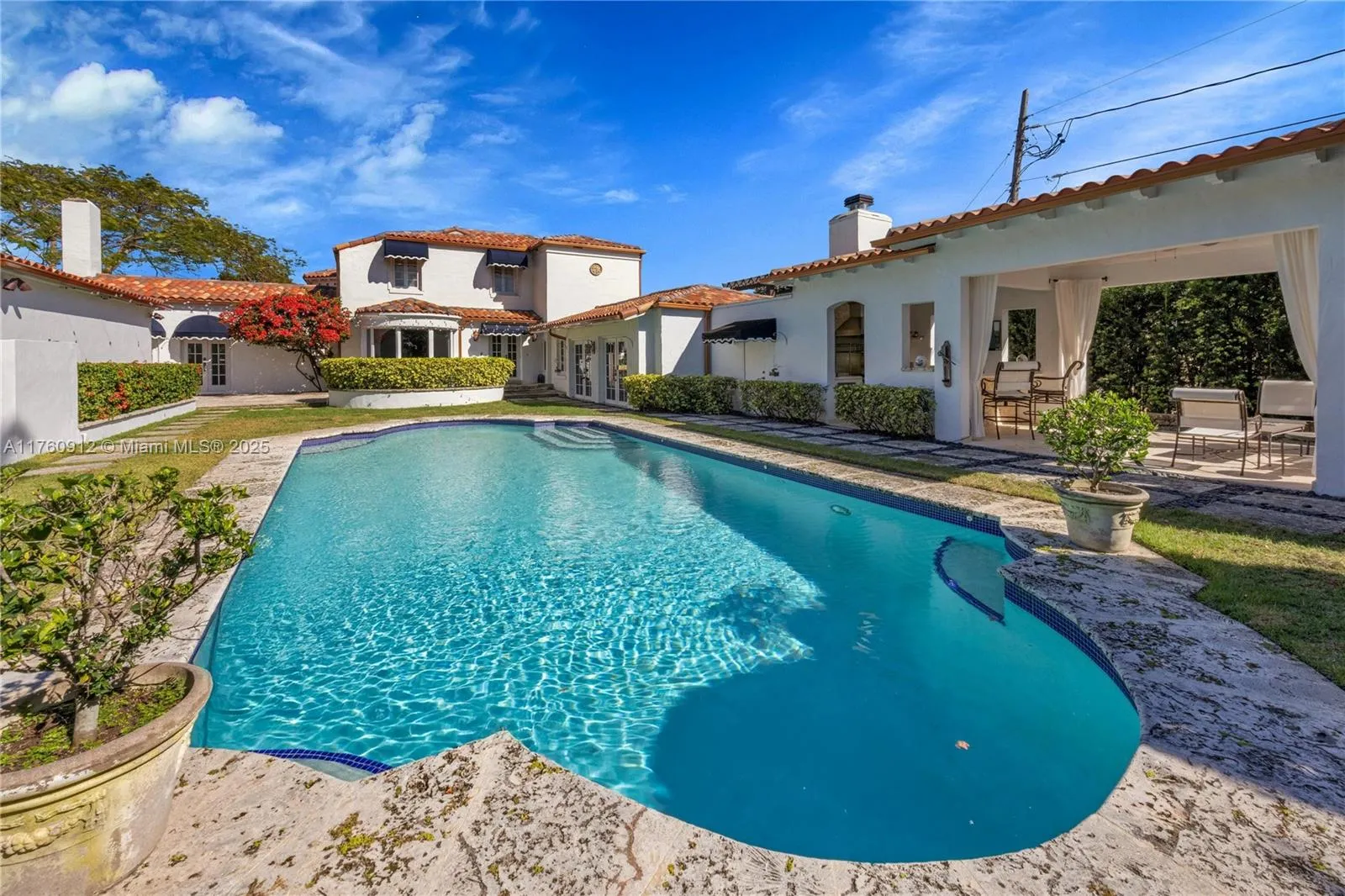 Coral Gables, Florida 33146, United States, 4 Bedrooms Bedrooms, ,4 BathroomsBathrooms,Residential,Active,86907