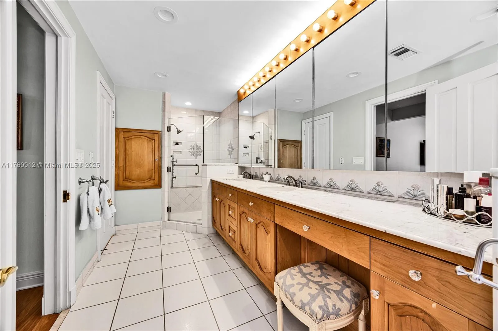 Coral Gables, Florida 33146, United States, 4 Bedrooms Bedrooms, ,4 BathroomsBathrooms,Residential,Active,86907