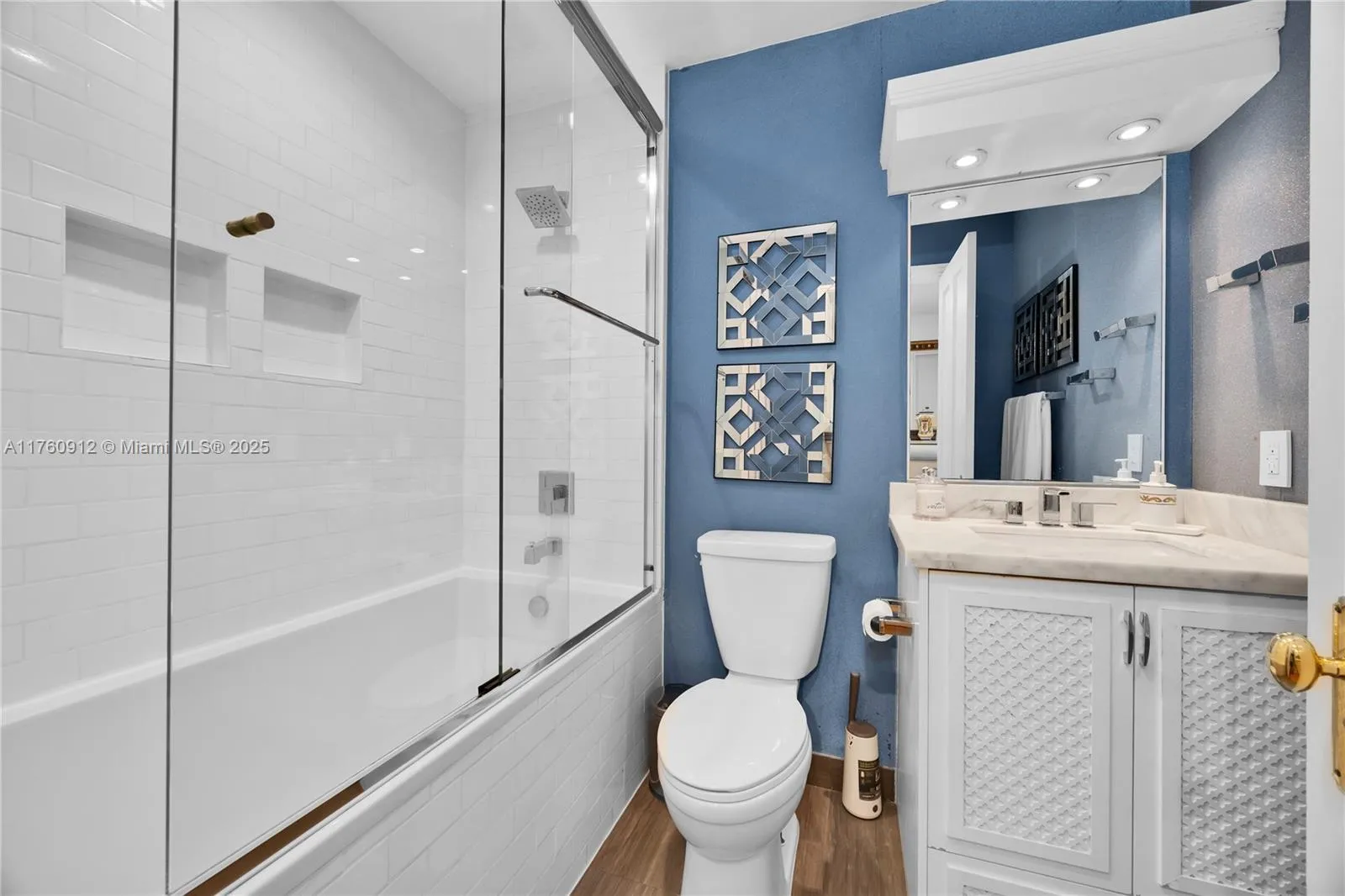 Coral Gables, Florida 33146, United States, 4 Bedrooms Bedrooms, ,4 BathroomsBathrooms,Residential,Active,86907