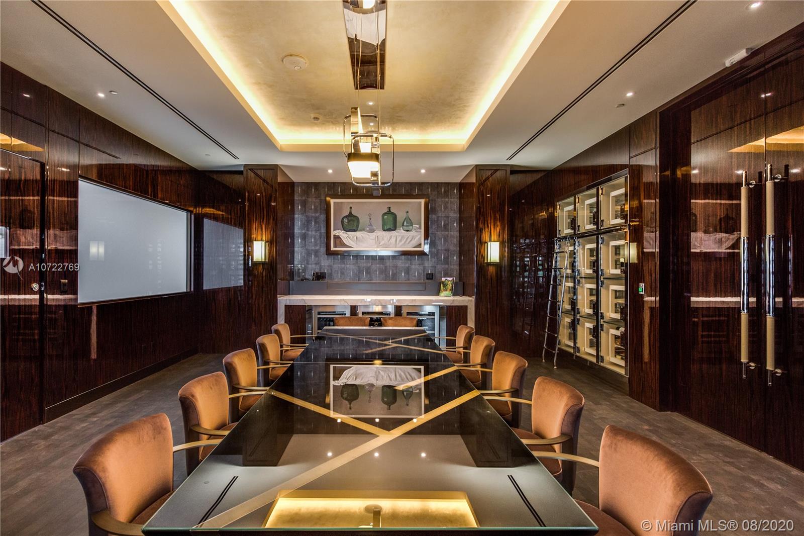 FENDI CHATEAU RESIDENCES - Residential