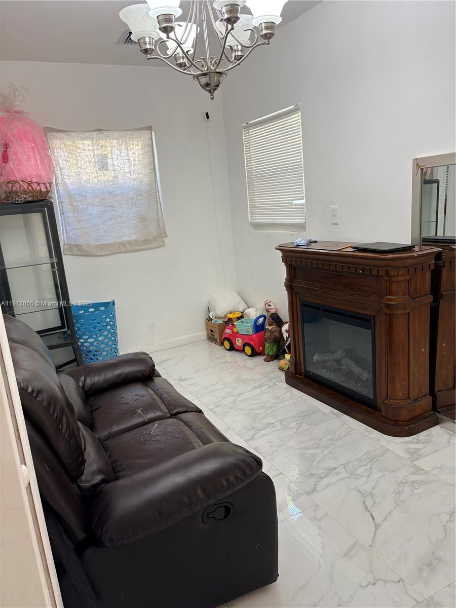 MUSA ISLE - Residential Lease