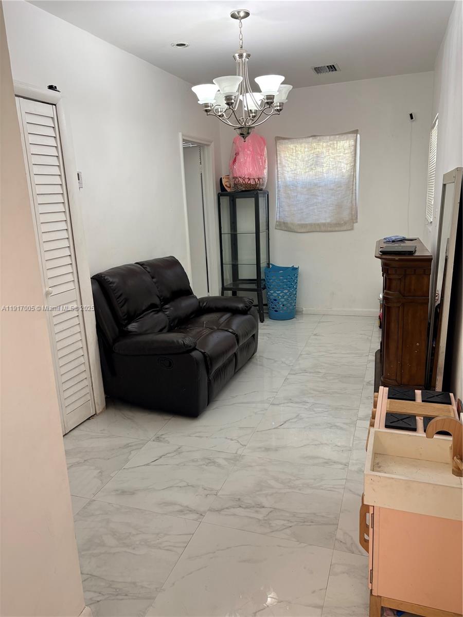 MUSA ISLE - Residential Lease