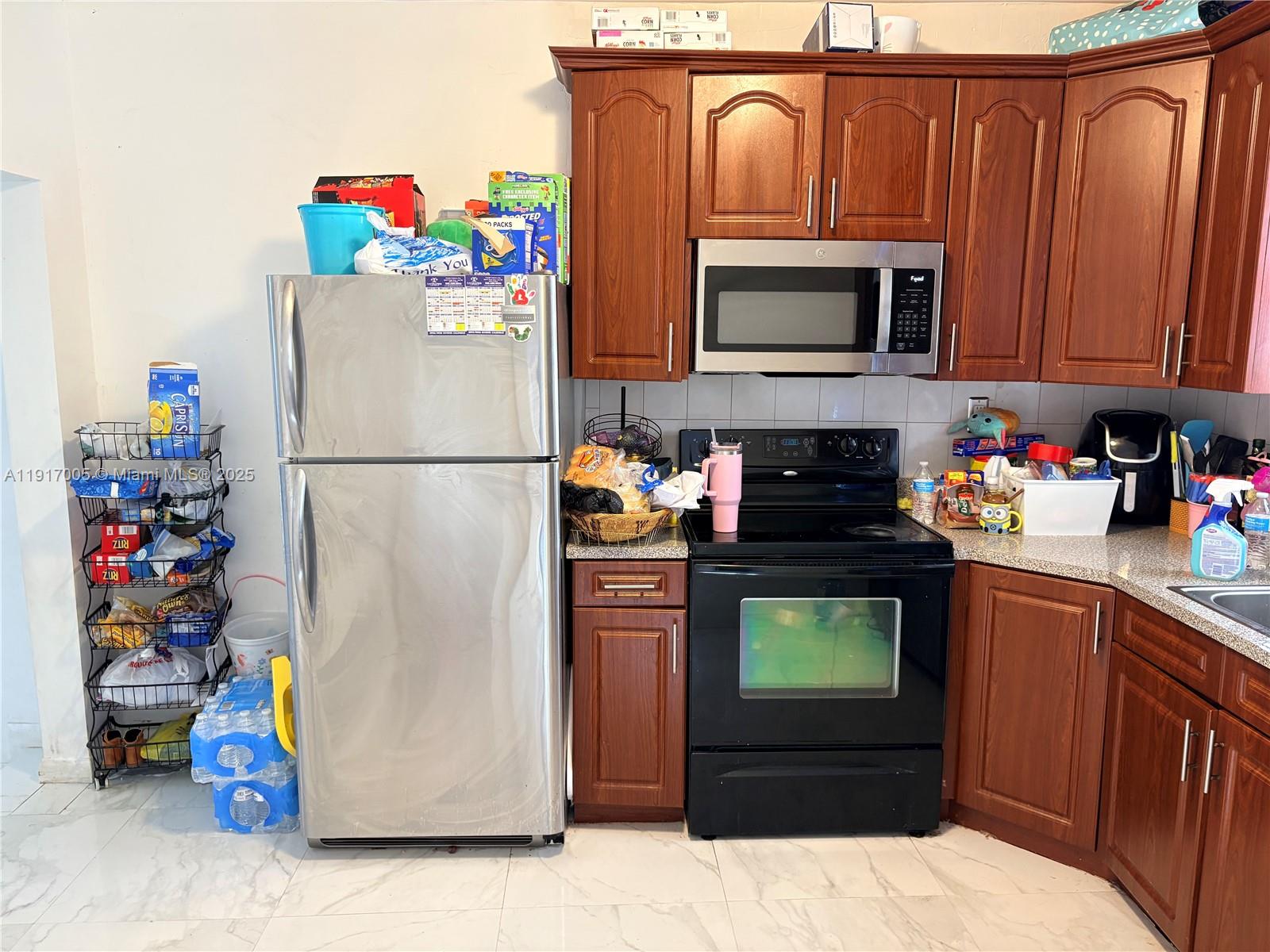 MUSA ISLE - Residential Lease