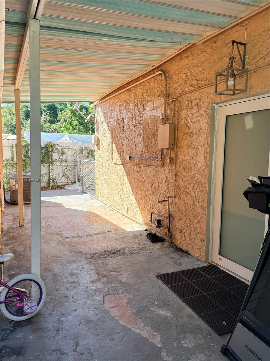 MUSA ISLE - Residential Lease