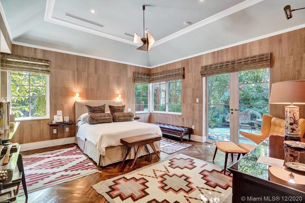 SUNSET ISLANDS-ISLAND NO - Residential