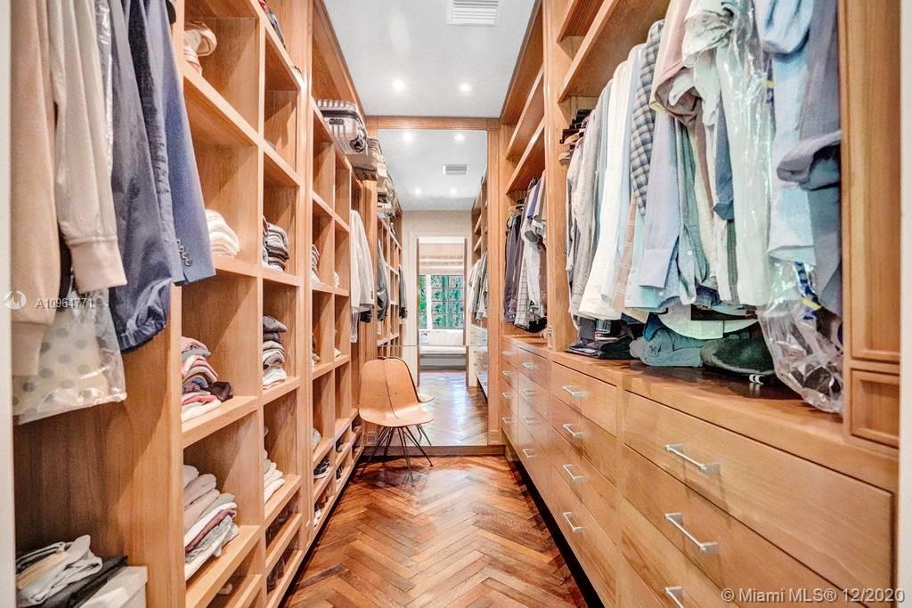 SUNSET ISLANDS-ISLAND NO - Residential