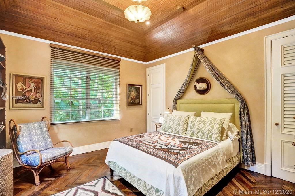 SUNSET ISLANDS-ISLAND NO - Residential