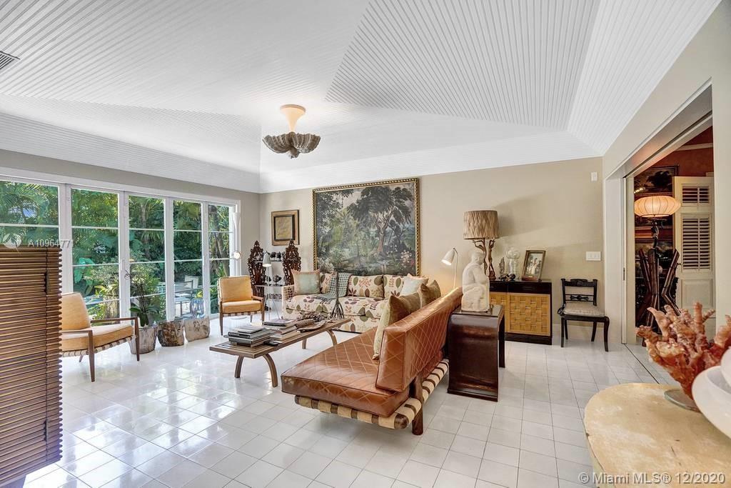 SUNSET ISLANDS-ISLAND NO - Residential