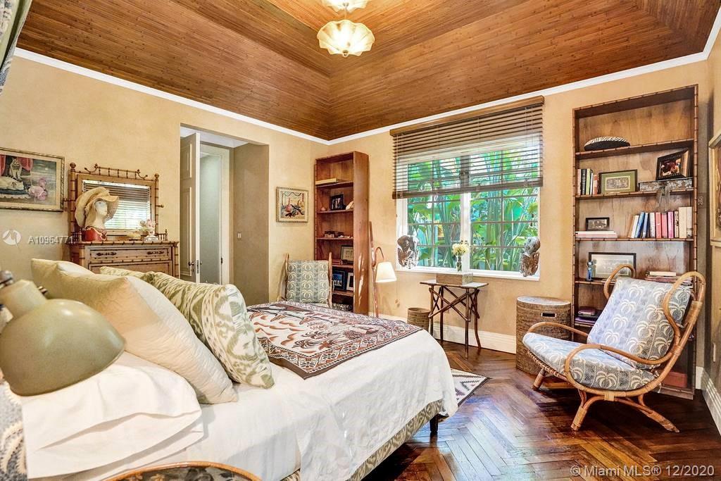 SUNSET ISLANDS-ISLAND NO - Residential