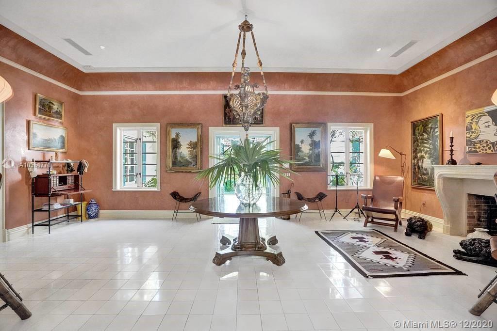 SUNSET ISLANDS-ISLAND NO - Residential