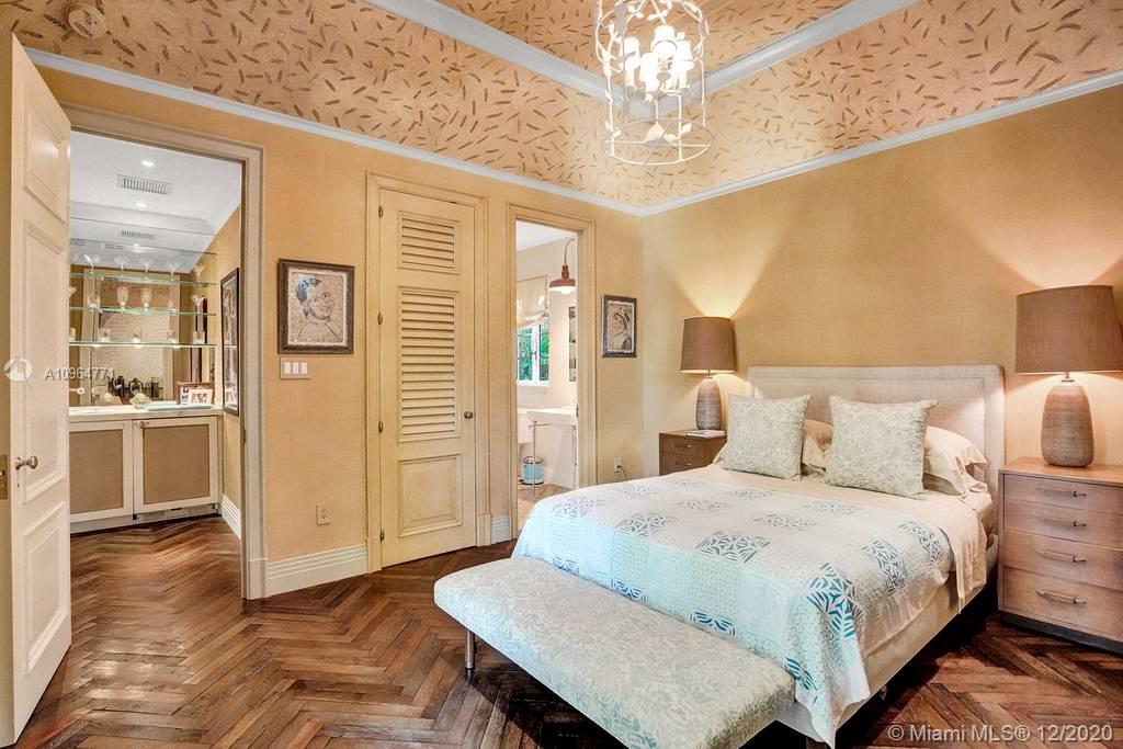 SUNSET ISLANDS-ISLAND NO - Residential