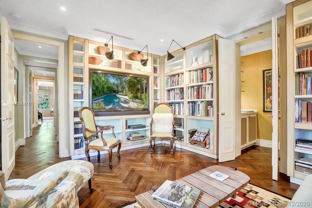 SUNSET ISLANDS-ISLAND NO - Residential