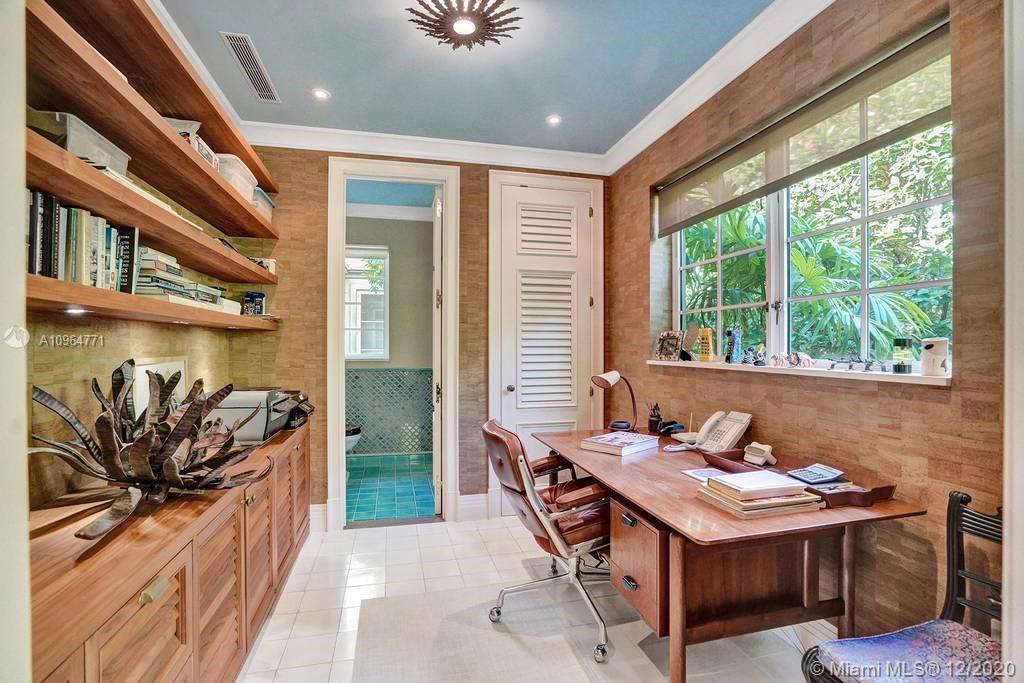 SUNSET ISLANDS-ISLAND NO - Residential