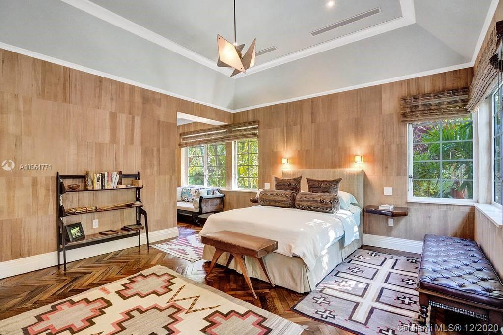 SUNSET ISLANDS-ISLAND NO - Residential