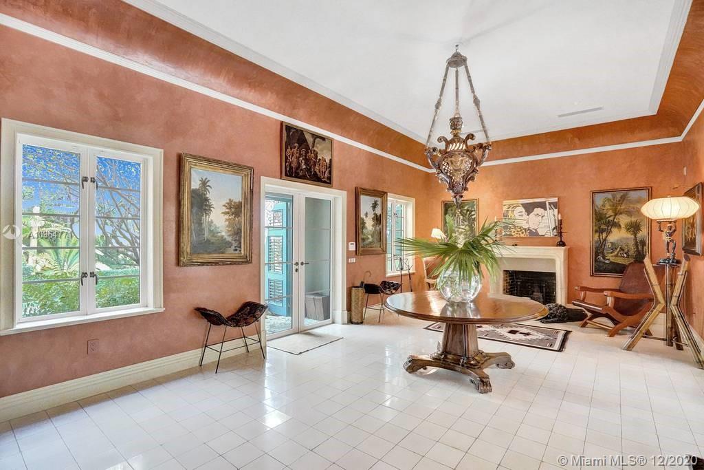 SUNSET ISLANDS-ISLAND NO - Residential