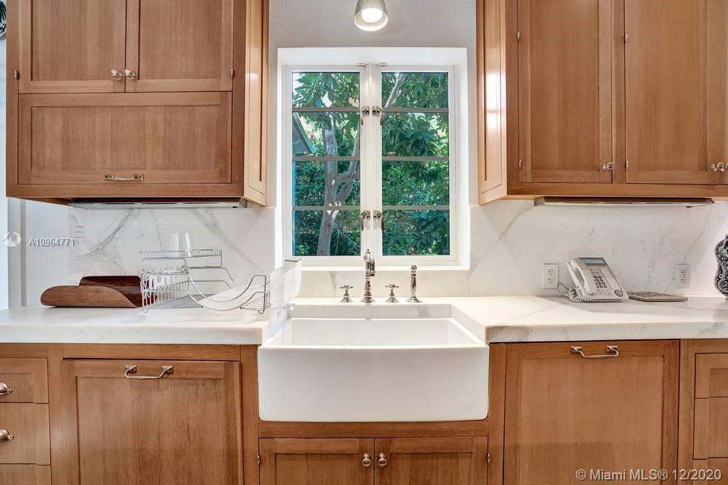 SUNSET ISLANDS-ISLAND NO - Residential