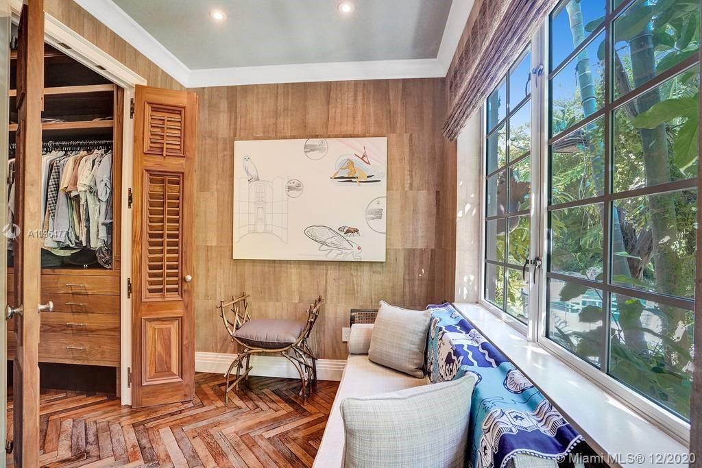 SUNSET ISLANDS-ISLAND NO - Residential