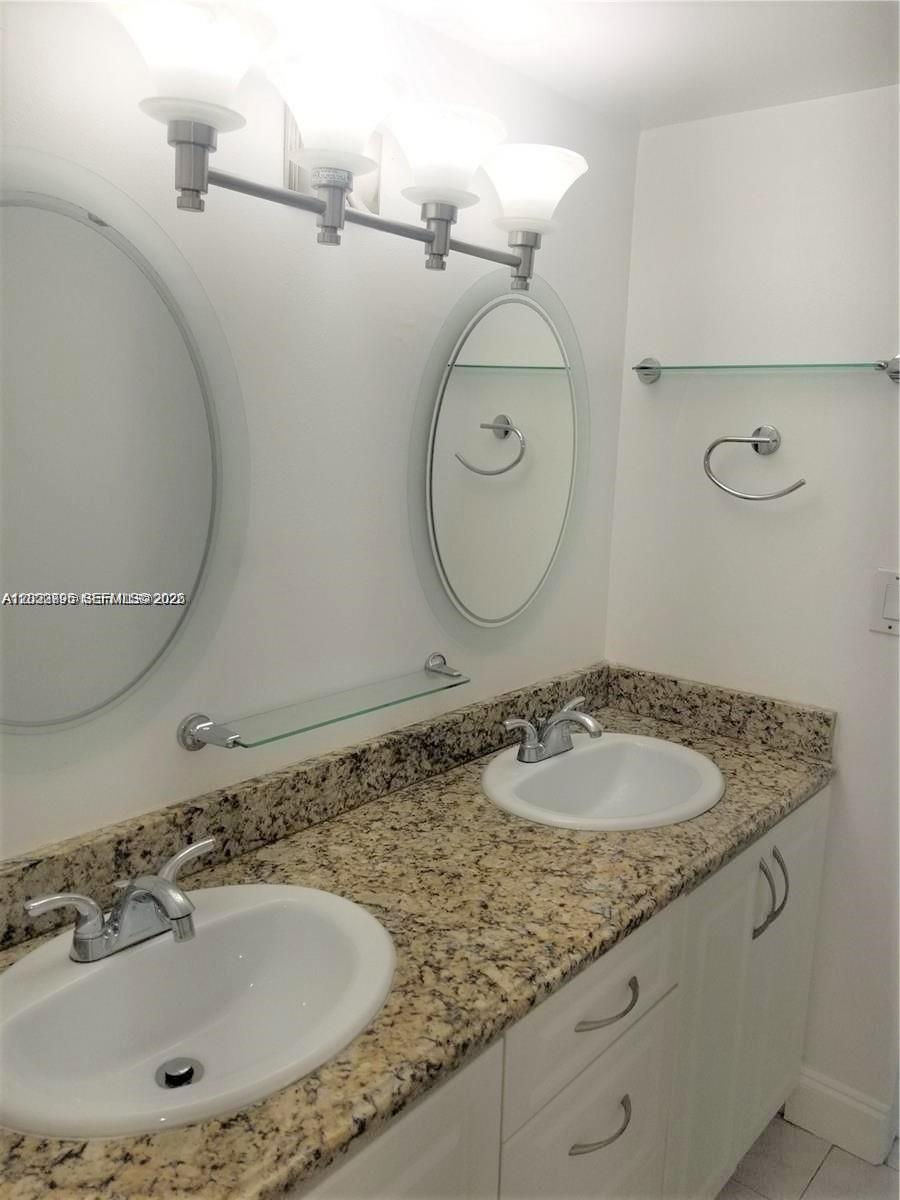 ARLEN HOUSE EAST - Residential