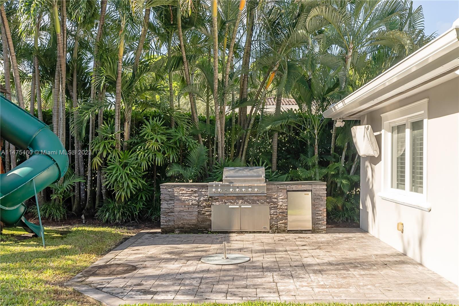 CORAL GABLES RIVIERA SEC - Residential