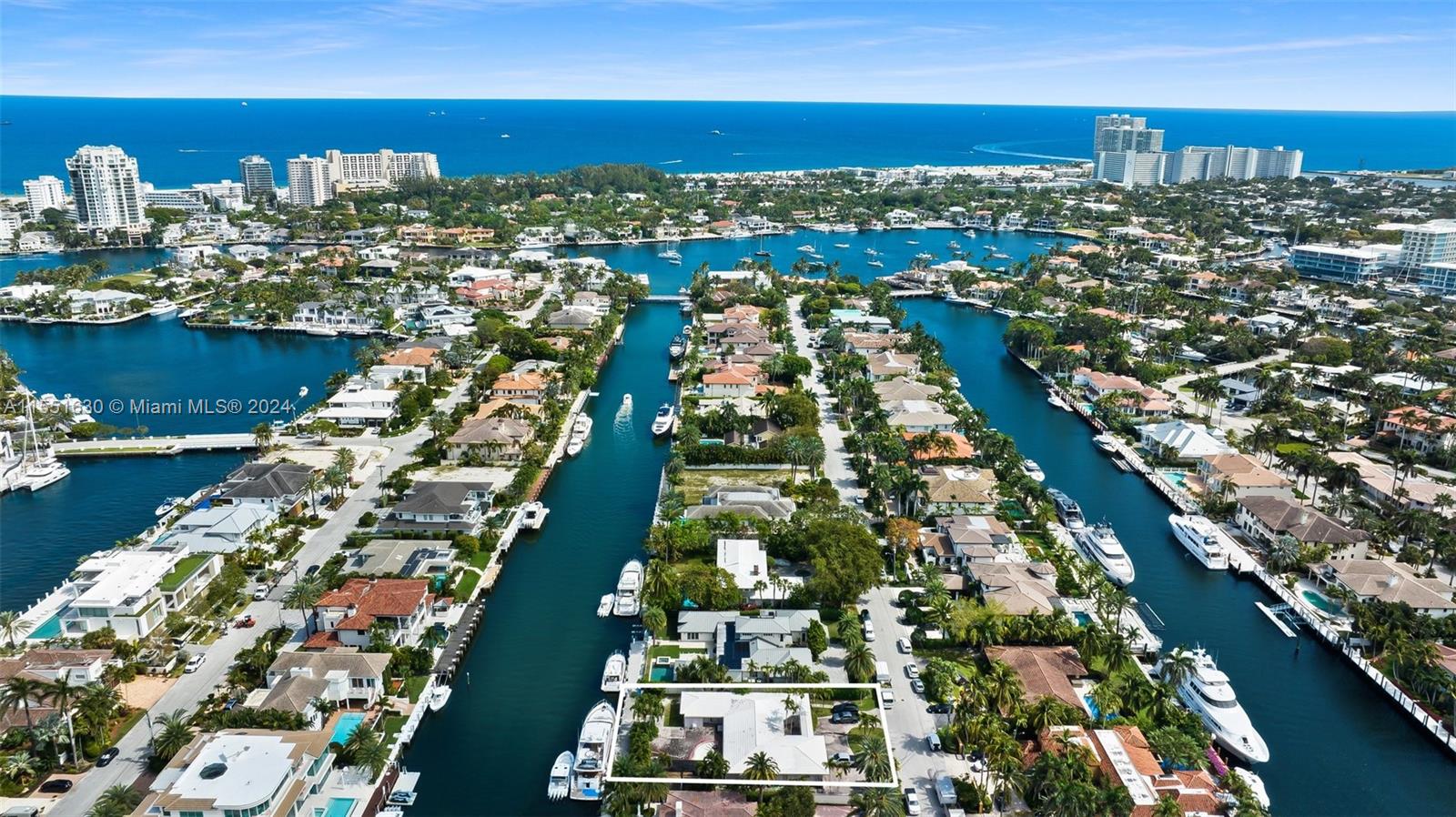 DEL LAGO ISLE - Land