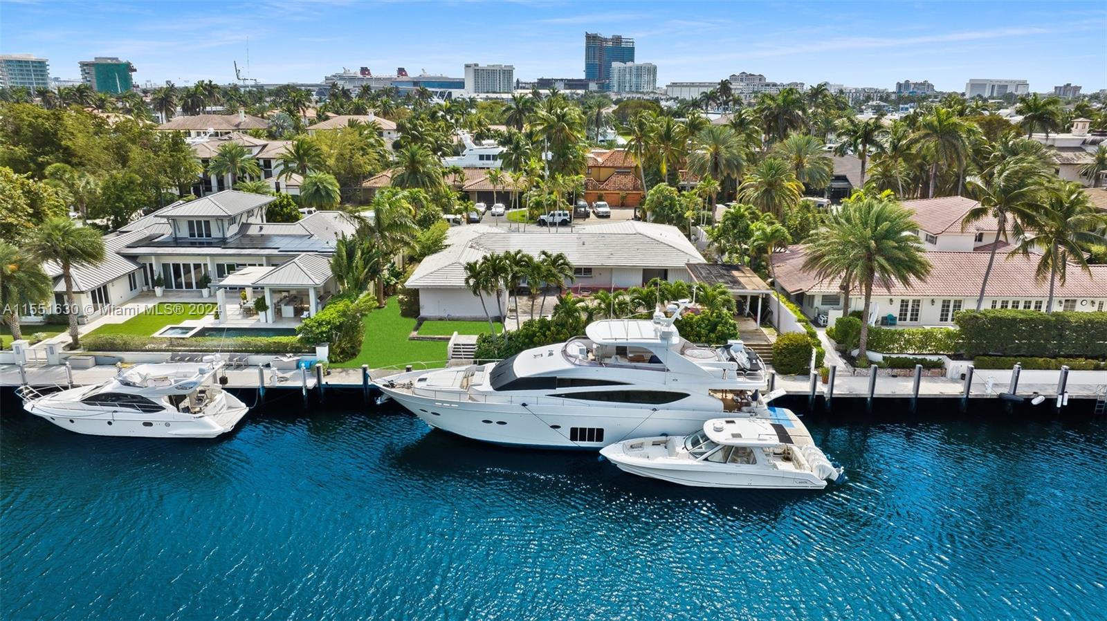 DEL LAGO ISLE - Land